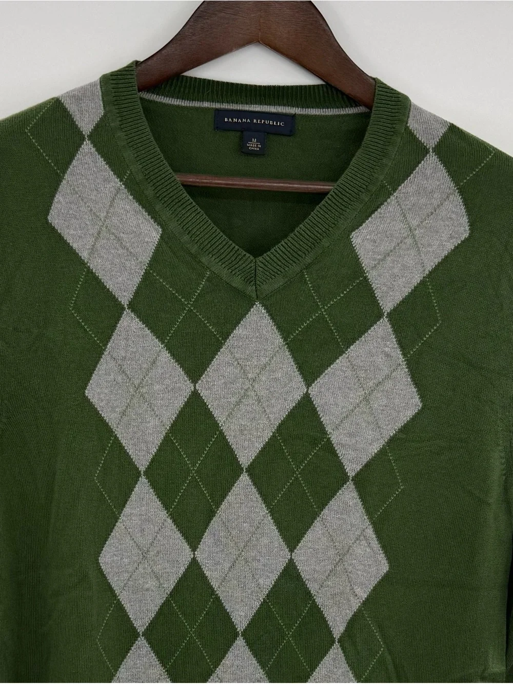 Banana Republic Men M Green Gray Argyle V Neck Sweater Silk Cashmere Preppy